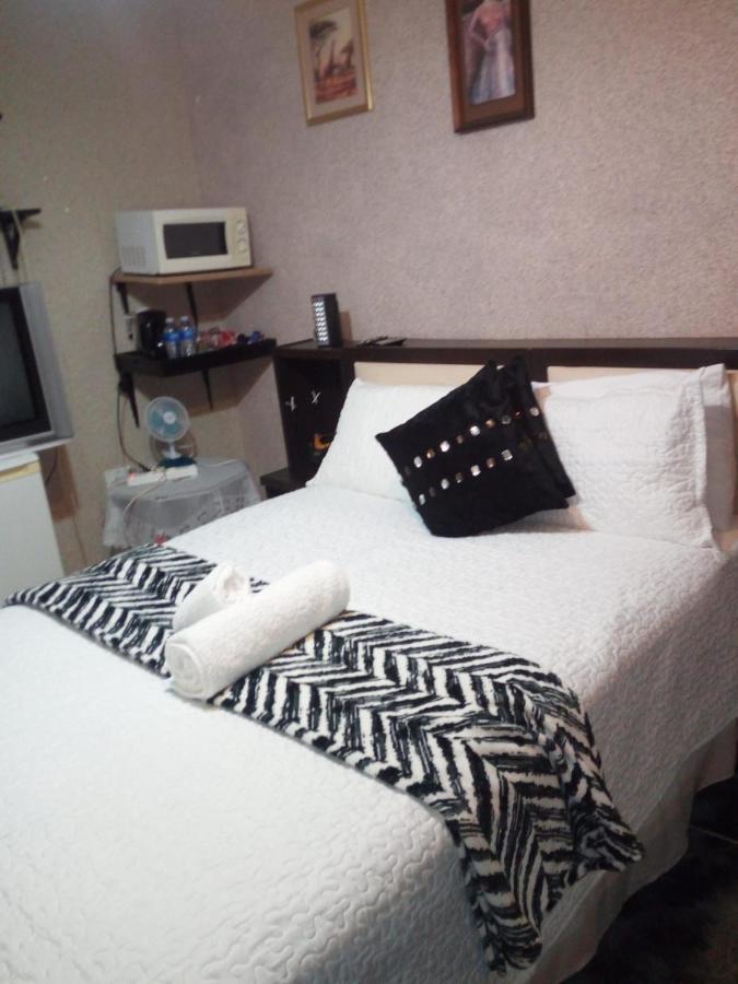 Bed and Breakfast Hemmingways Кинг-Уильямс-Таун Экстерьер фото